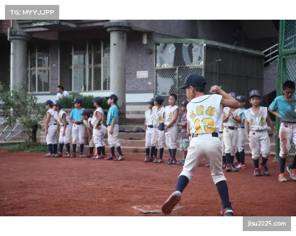 成都蓉城主场氛围加持：凤凰山球场场均上座超4万，成争冠后盾